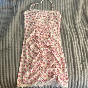 pink and white flower dress! ( fitted )